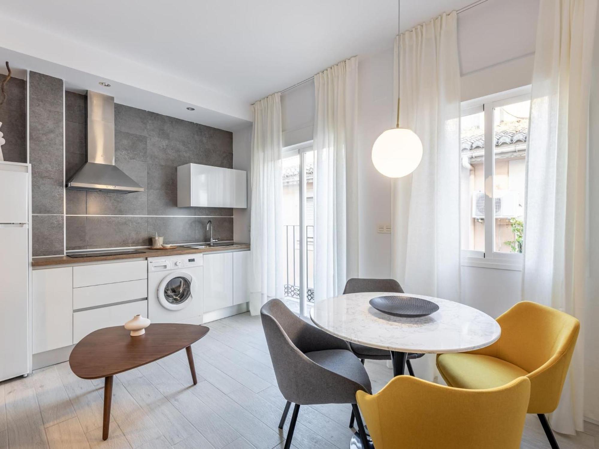 Central Stylish And Elegant 1 & 2 Bedroom Apartments I Granada Exterior photo